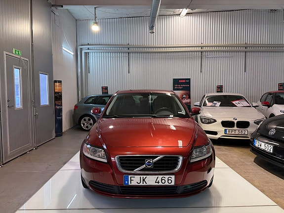 Volvo S40 3 of 5