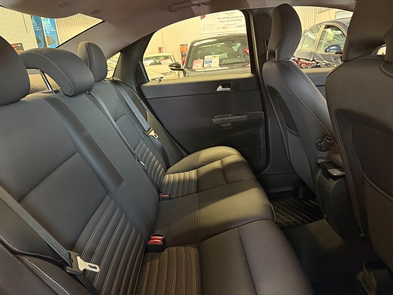 Volvo S40 11 of 12