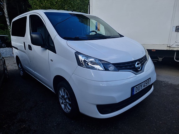 Nissan NV200 18 of 18