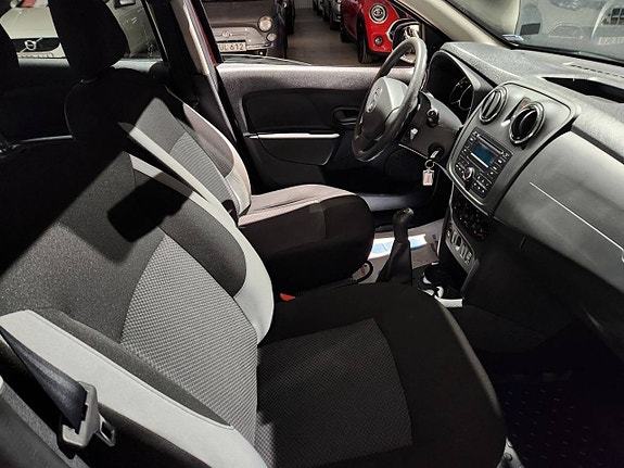 Dacia Sandero 6 of 8