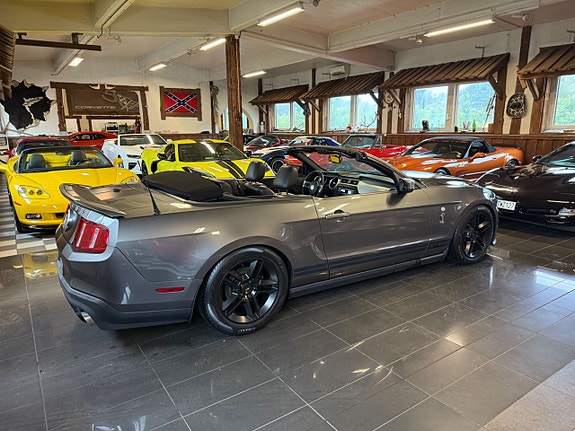 Ford Mustang 18 of 30