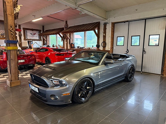 Ford Mustang 3 of 5