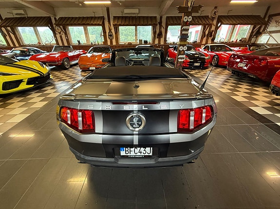 Ford Mustang 17 of 30