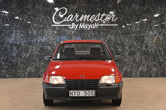 Opel Kadett 2 of 5
