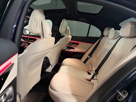 Mercedes-Benz E300 e 12 of 28