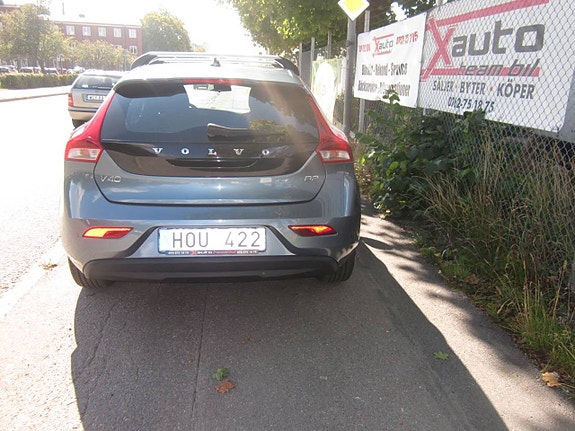 Volvo V40 6 of 16