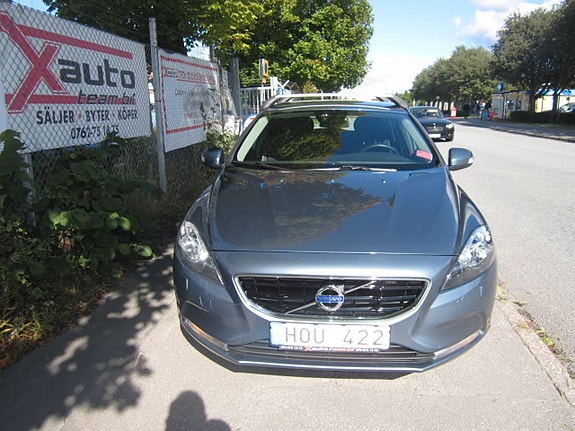 Volvo V40 3 of 16