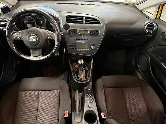 Seat Leon 9 of 18