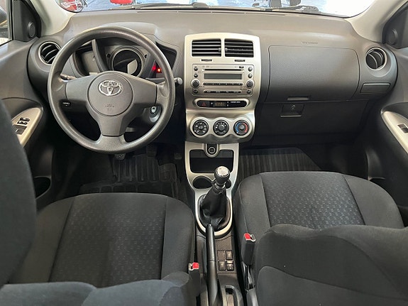 Toyota Urban Cruiser 8 of 11