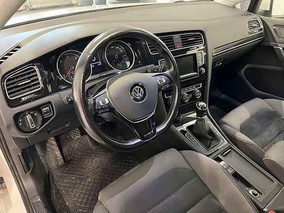 Volkswagen Golf VII 14 of 20