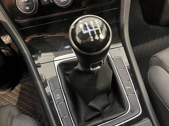 Volkswagen Golf VII 12 of 20