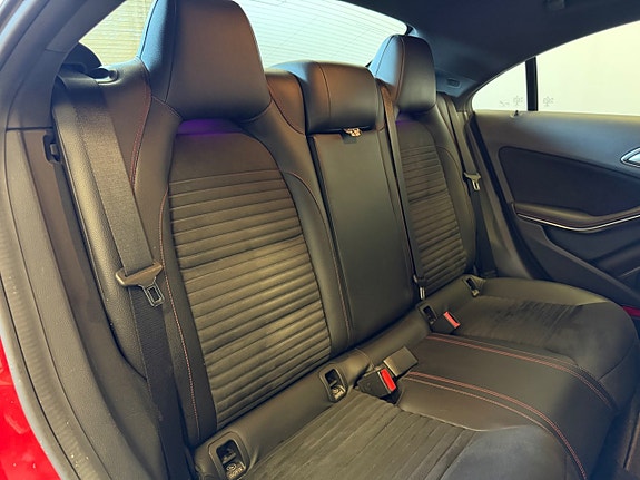 Mercedes-Benz CLA200 10 of 14