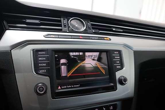 Volkswagen Passat 15 of 15
