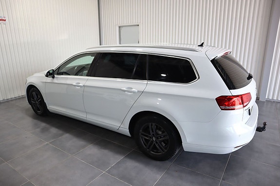 Volkswagen Passat 3 of 5