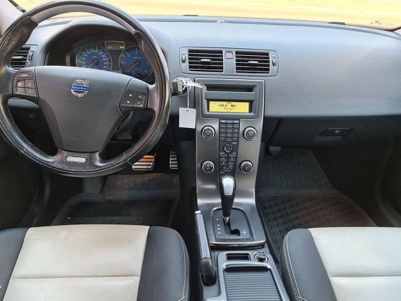 Volvo S40 9 of 17