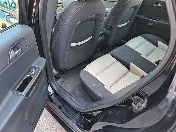 Volvo S40 12 of 17