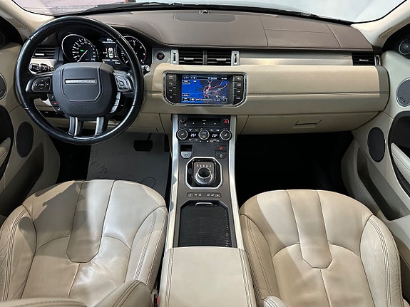 Land Rover Range Rover Evoque 22 of 27