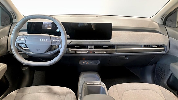 Kia EV3 8 of 12
