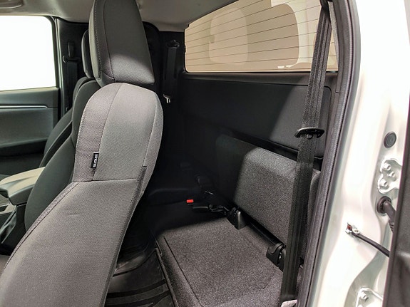 Isuzu D-max 4 of 5