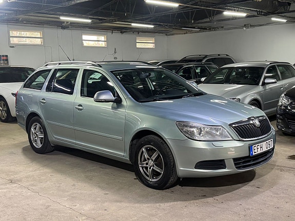Skoda Octavia 2 of 5