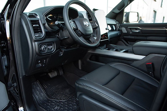Dodge RAM 1500 10 of 19