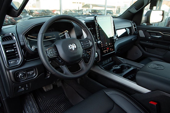 Dodge RAM 1500 11 of 19