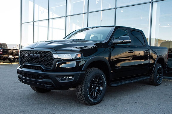 Dodge RAM 1500 2 of 19