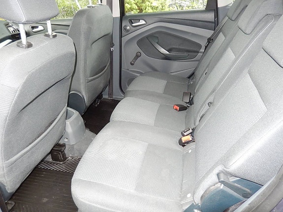 Ford C-Max 8 of 15