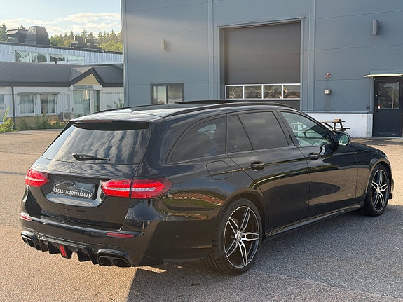Mercedes-Benz E220 d 27 of 30