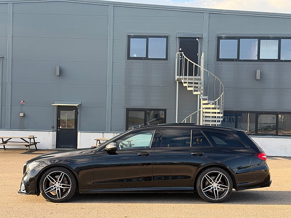 Mercedes-Benz E220 d 30 of 30