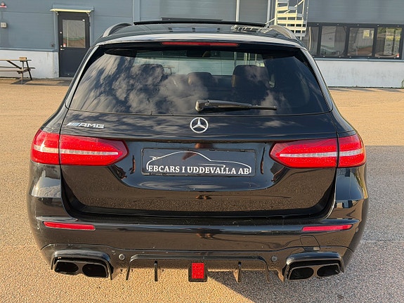Mercedes-Benz E220 d 28 of 30