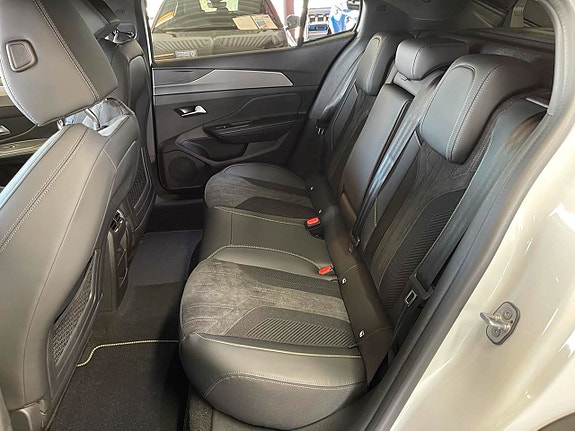 Peugeot 408 7 of 13