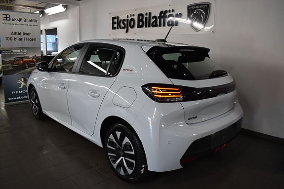 Peugeot 208 4 of 5
