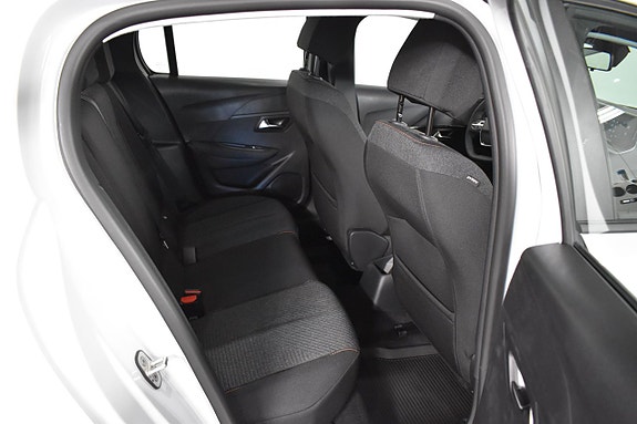 Peugeot 208 12 of 14
