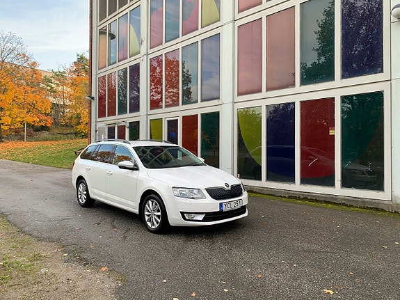 Skoda Octavia 2 of 5