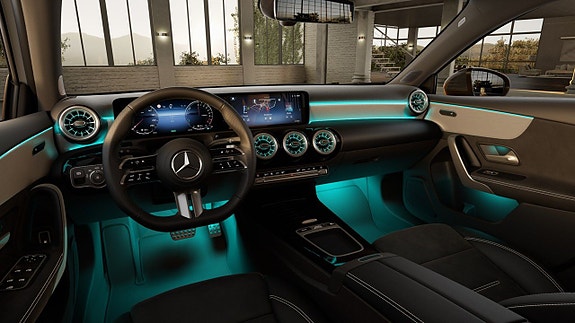 Mercedes-Benz A250 e 11 of 17