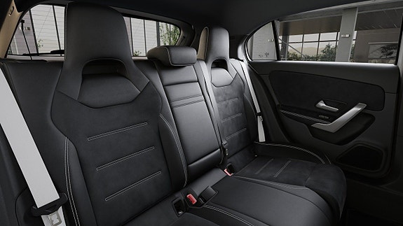 Mercedes-Benz A250 e 14 of 17