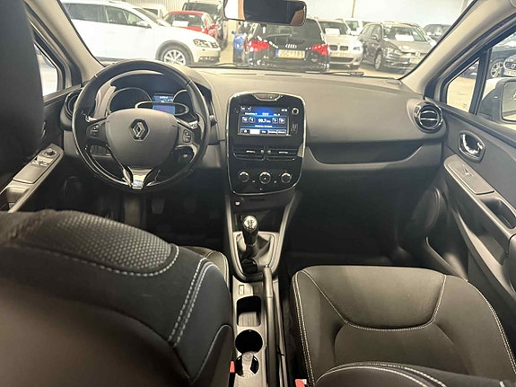 Renault Clio 8 of 11