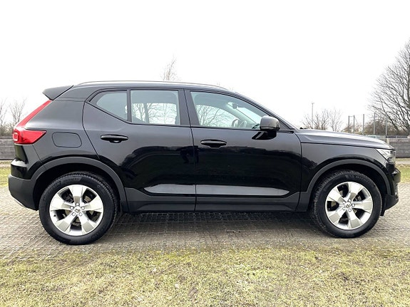 Volvo XC40 7 of 10