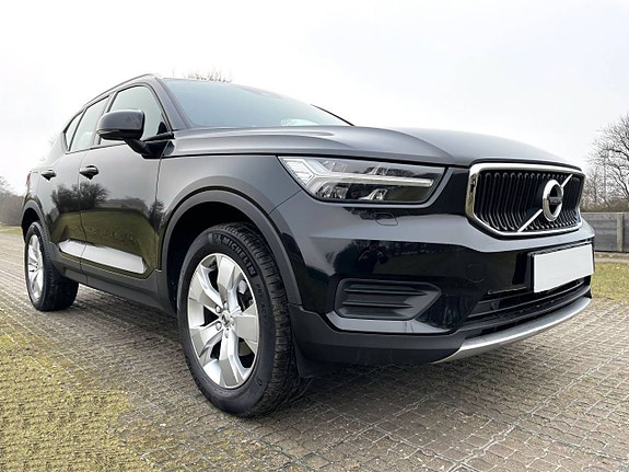 Volvo XC40 4 of 10