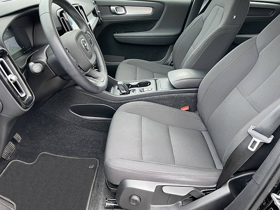 Volvo XC40 6 of 10