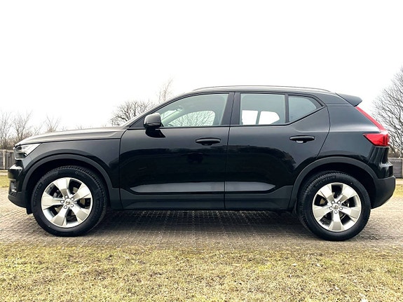 Volvo XC40 8 of 10