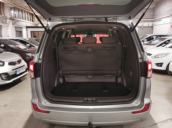SsangYong Rodius 7 of 24