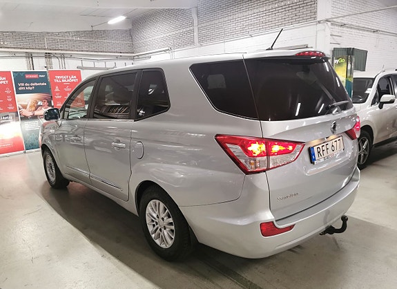 SsangYong Rodius 4 of 24
