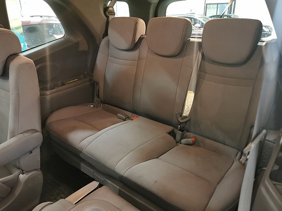 SsangYong Rodius 14 of 24
