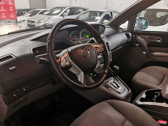 SsangYong Rodius 8 of 24