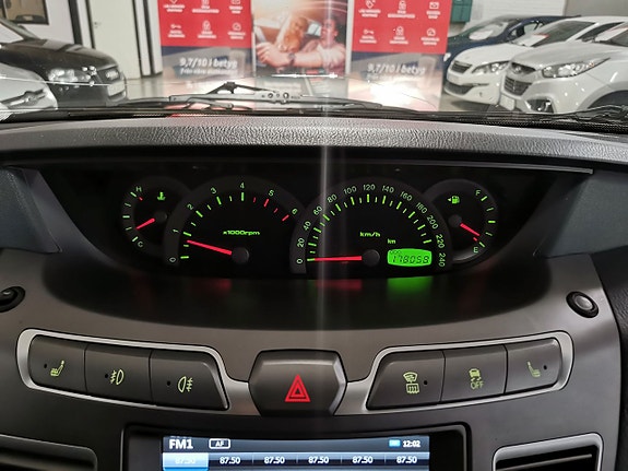 SsangYong Rodius 16 of 24