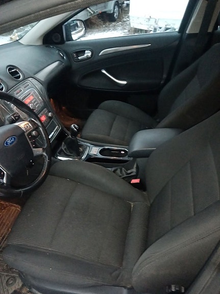Ford Mondeo 14 of 19
