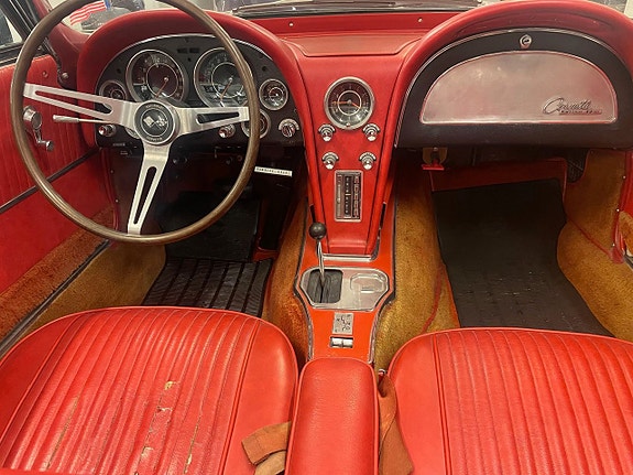 Chevrolet Corvette 11 of 13