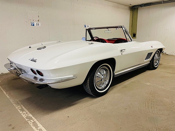 Chevrolet Corvette 5 of 13